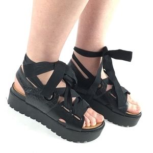 Urban Outfitter Platform Sandals Size 7
